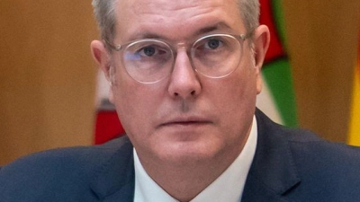 Dem Thema Sicherheit müsse bei der Finanzierung des ÖPNV viel Raum eingeräumt werden, sagte Ministerpräsident Schweitzer.  (Foto: Michael Kappeler/dpa)