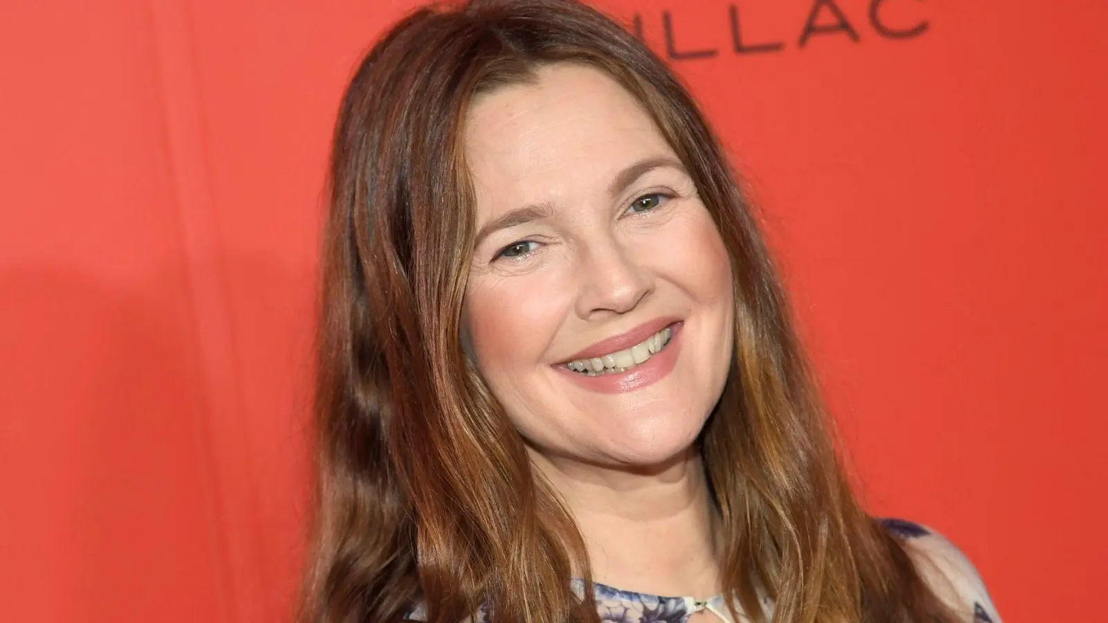 Drew Barrymore wird 50 - hier ist sie im Jahr 2023 in New York zu sehen. (Foto: Evan Agostini/Invision via AP/dpa)