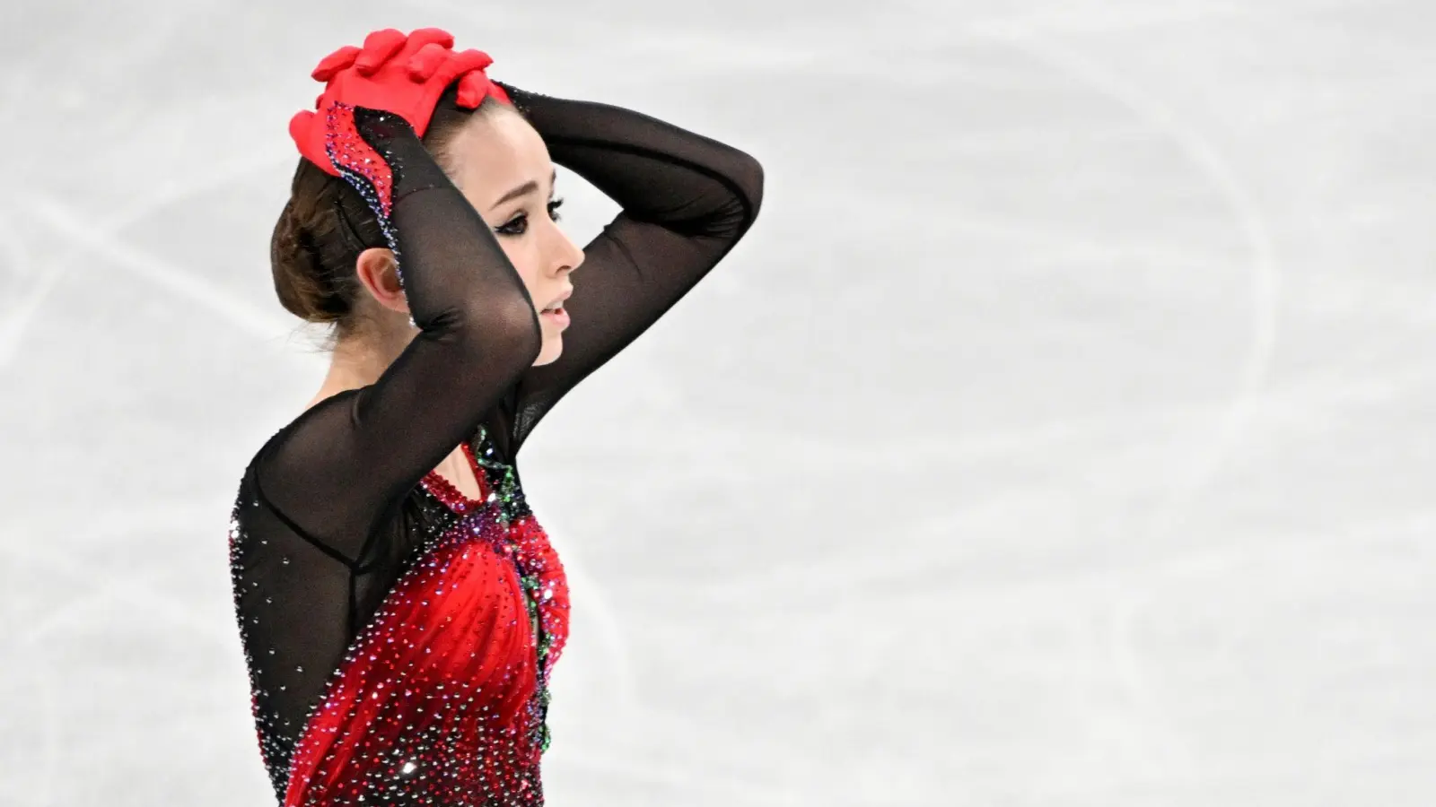 Kamila Walijewa hatte mit dem russischen Team Olympia-Gold gewonnen. (Foto: Peter Kneffel/dpa)