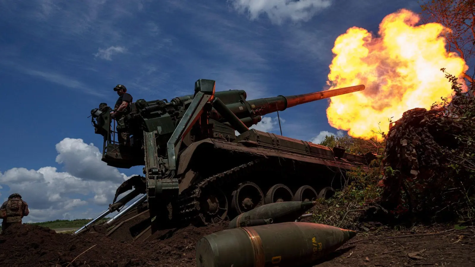 An der Front in Donezk gegen die Kämpfe zwischen dem ukrainischen und russischen Militär weiter. (Foto: Evgeniy Maloletka/AP)