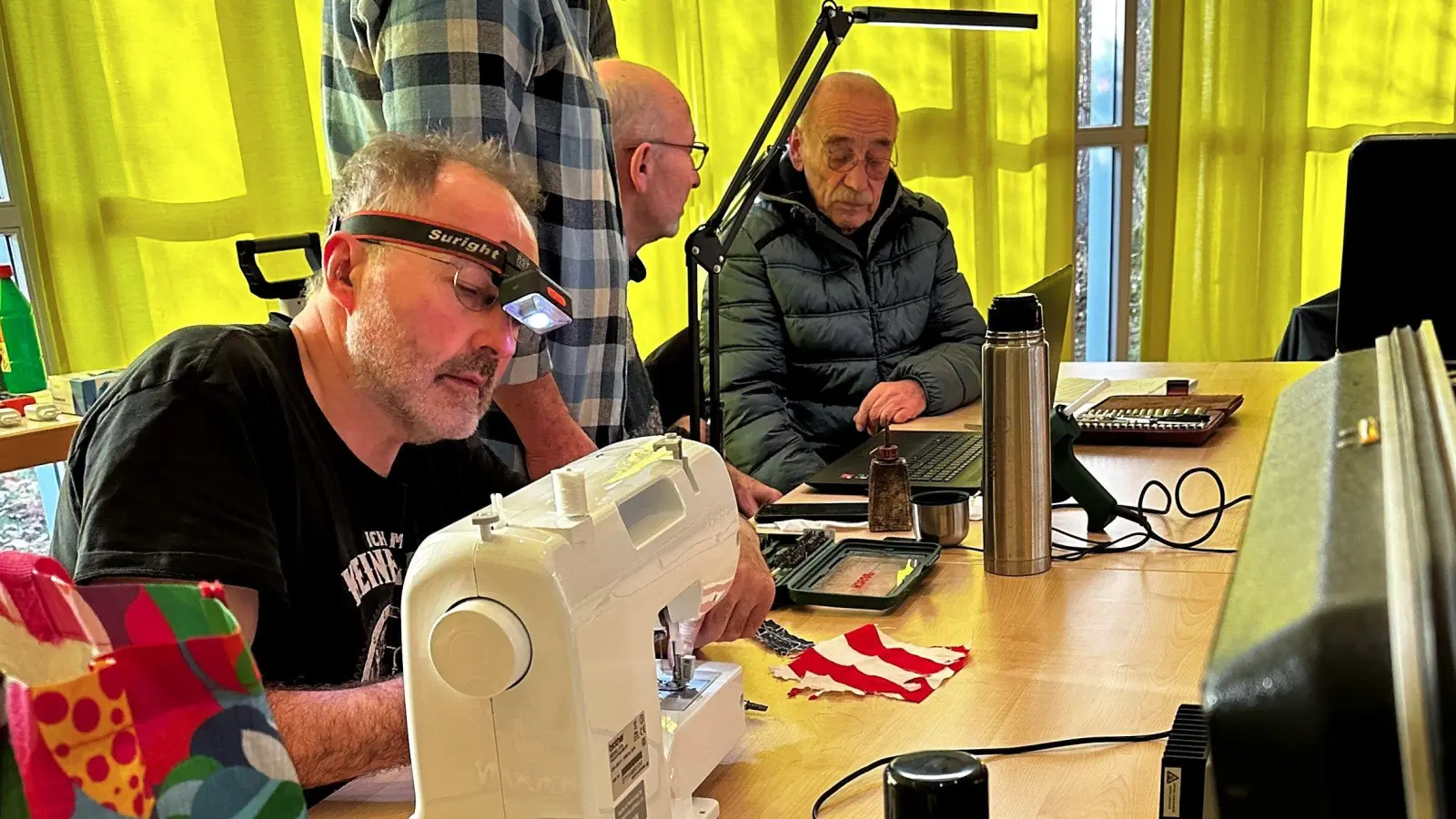 Im Vorjahr konnten von 157 defekten Geräte, die beim Feuchtwanger Repair-Cafe vorbeigebracht wurden, 124 wieder instandgesetzt werden. (Archivbild: Stadt Feuchtwangen/Rebecca Weber)
