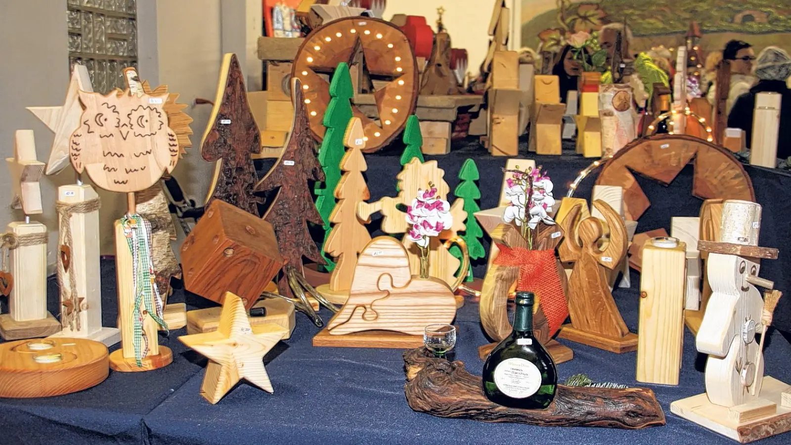 Entdecken Sie das bunte Warenangebot auf dem Adventsmarkt in Bullenheim. (Foto: Hans Herbst)