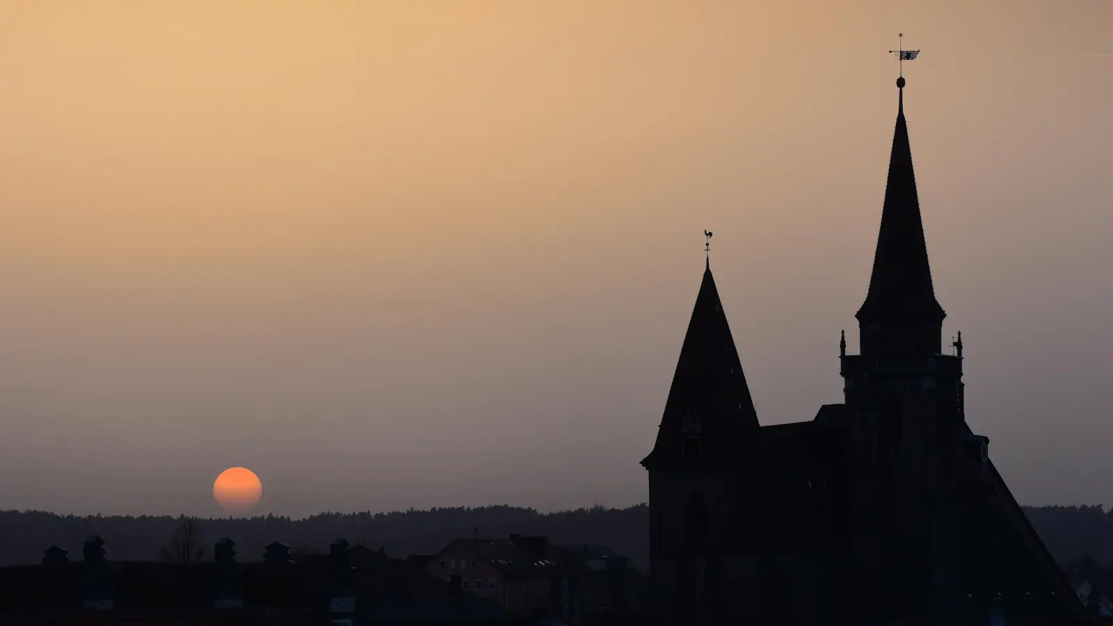 Der Zensus verrät viel über die Bevölkerung in Stadt und Landkreis Ansbach: Zum Beispiel, wie viele Menschen überhaupt noch in der Kirche sind. (Foto: Jim Albright)