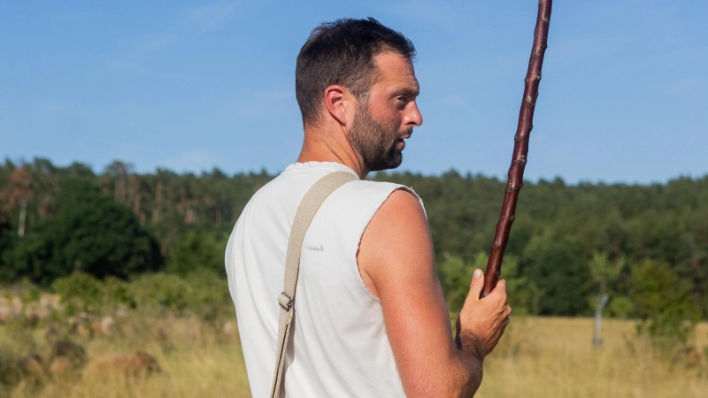 Philip Spindler ist als Schäfer im Raum Diespeck tätig. Er hat 200 Tiere in seiner Herde. (Foto: Evi Lemberger)