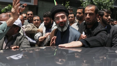 Chameneis Vater wurde bei Angriffen von Israel und USA getötet (Archivbild). (Foto: Vahid Salemi/AP/dpa)