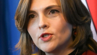 Die Ostbeauftragte der Bundesregierung, Elisabeth Kaiser, will sich beim Besuch der PCK-Raffinerie über den Übergang zu umweltfreundlicher Energie informieren (Archivbild).  (Foto: Lilli Förter/dpa)