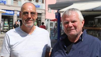 Sie teilen sich die Aufgaben in der Fraktion: Dr. Paul Kupser (rechts) und Hans-Jürgen Eff. (Foto: Oliver Herbst)