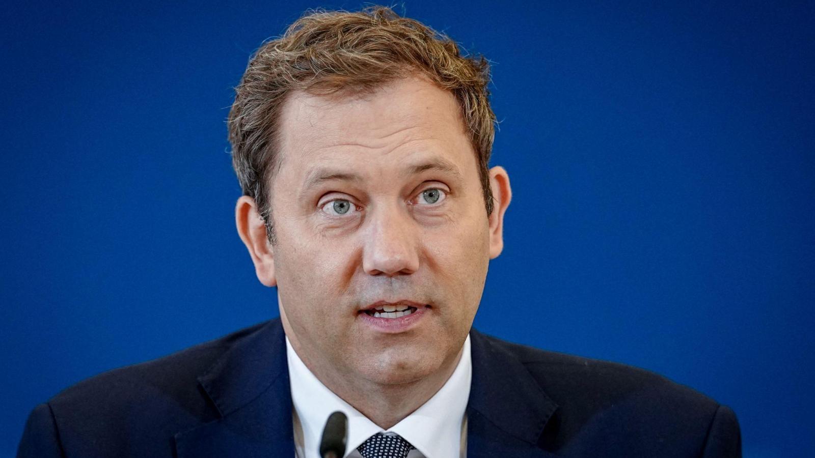 Klingbeil verteidigt Bas: Rentenreform im Zeitplan | FLZ.de