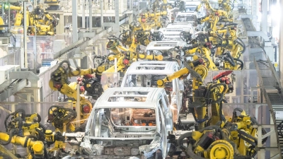 Fertigung bei der chinesischen Elektroautomarke bei Voyah in Wuhan. (Archivbild) (Foto: Xiao Yijiu/Xinhua/dpa)