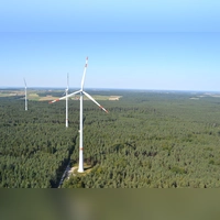 Drehen sich oberhalb von Uehlfeld schon bald Windräder? Derzeit gibt es einen wahren Ansturm auf das Vorranggebiet nördlich von Uehlfeld Richtung Vestenbergsgreuth am steinernen Kreuz. (Symbolbild: Andrea Walke)