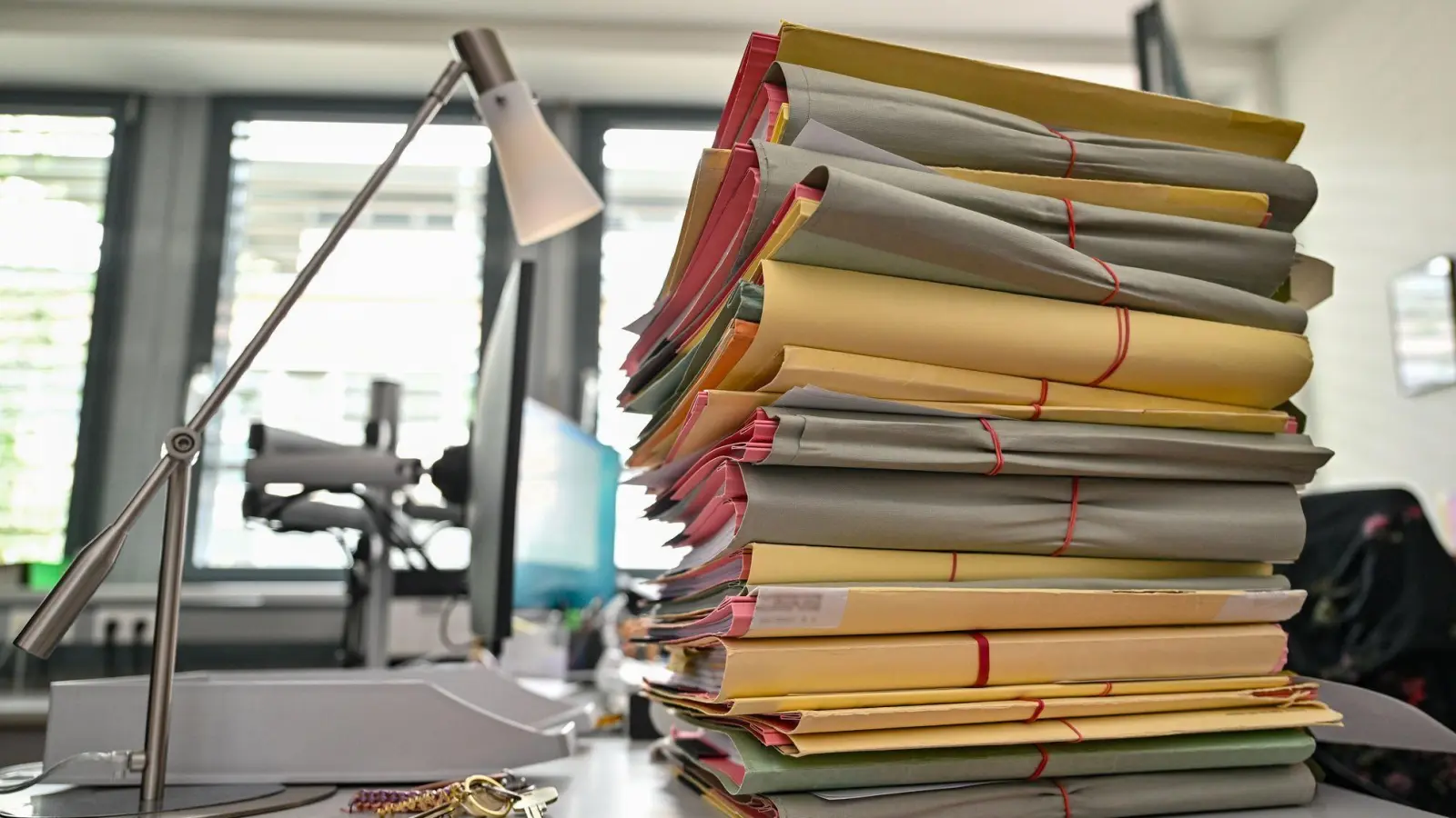 Erstmals blieben nach Angaben des Deutschen Richterbundes bundesweit mehr als 1,1 Million Fälle unbearbeitet. (Symbolbild) (Foto: Patrick Pleul/dpa)