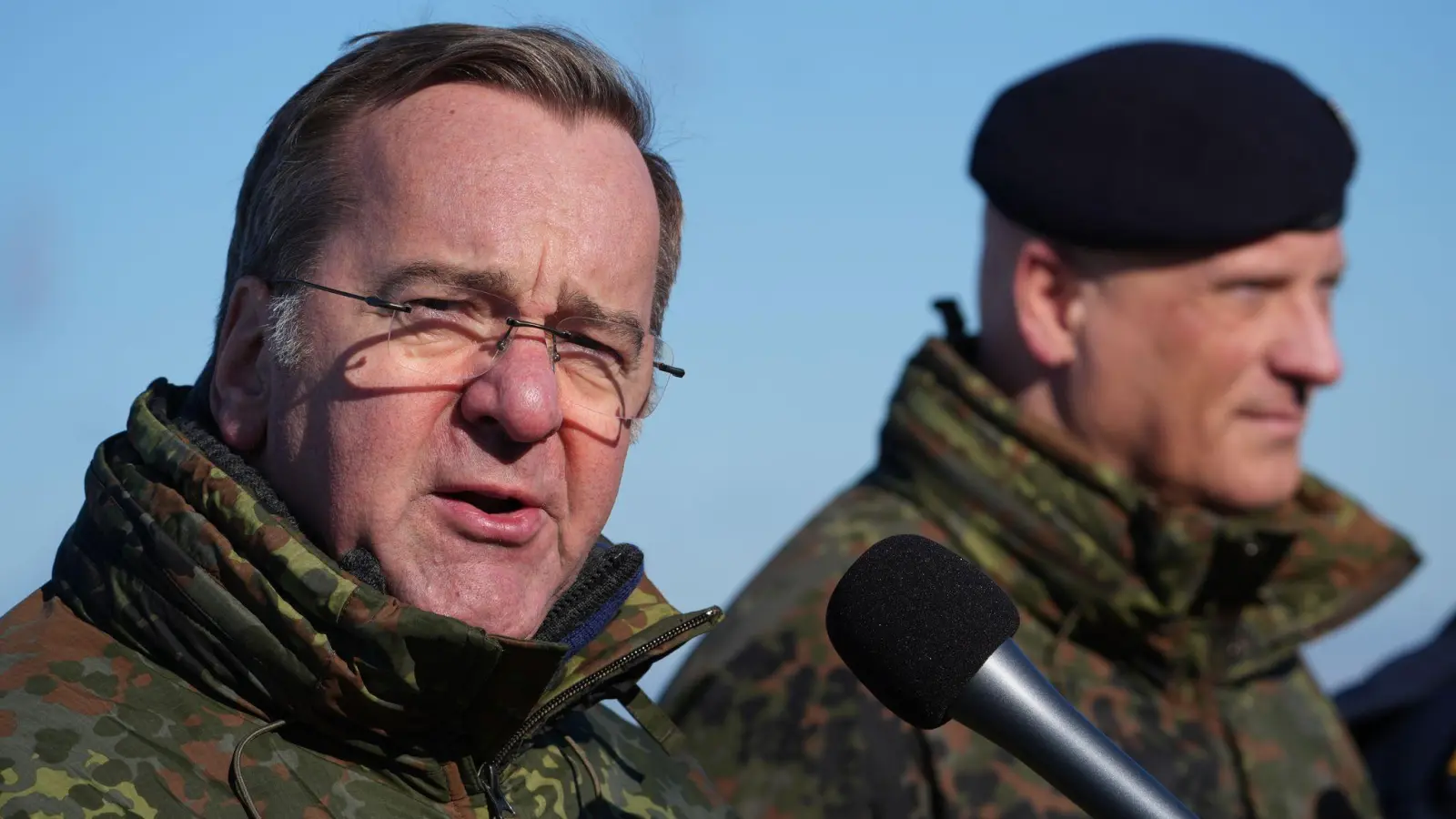 „Das Bündnis ist geschlossen, es ist handlungsfähig und handlungsbereit, es ist einsatzbereit und zugleich zeigt es, was die europäischen Partner innerhalb der Nato leisten“, sagte Verteidigungsminister Boris Pistorius (SPD) als Beobachter der Übung.  (Foto: Marcus Brandt/dpa)