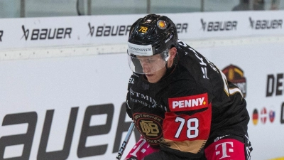 Nico Sturm ist für die Auswahl des Deutschen Eishockey-Bundes enorm wichtig. (Foto: Sebastian Kahnert/dpa)