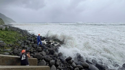 Die staatliche Wetteragentur Pagasa warnt vor lebensbedrohlichen Bedingungen. (Foto: Justine Mark Pillie Fajardo/AP/dpa)
