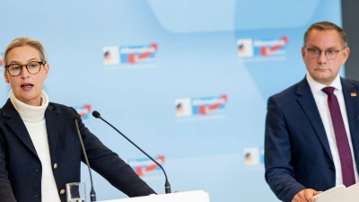 Versammeln die Bundestagsfraktion zur Klausur in Cottbus: Die AfD-Partei- und Fraktionschefs Alice Weidel und Tino Chrupalla. (Archivbild) (Foto: Fabian Sommer/dpa)