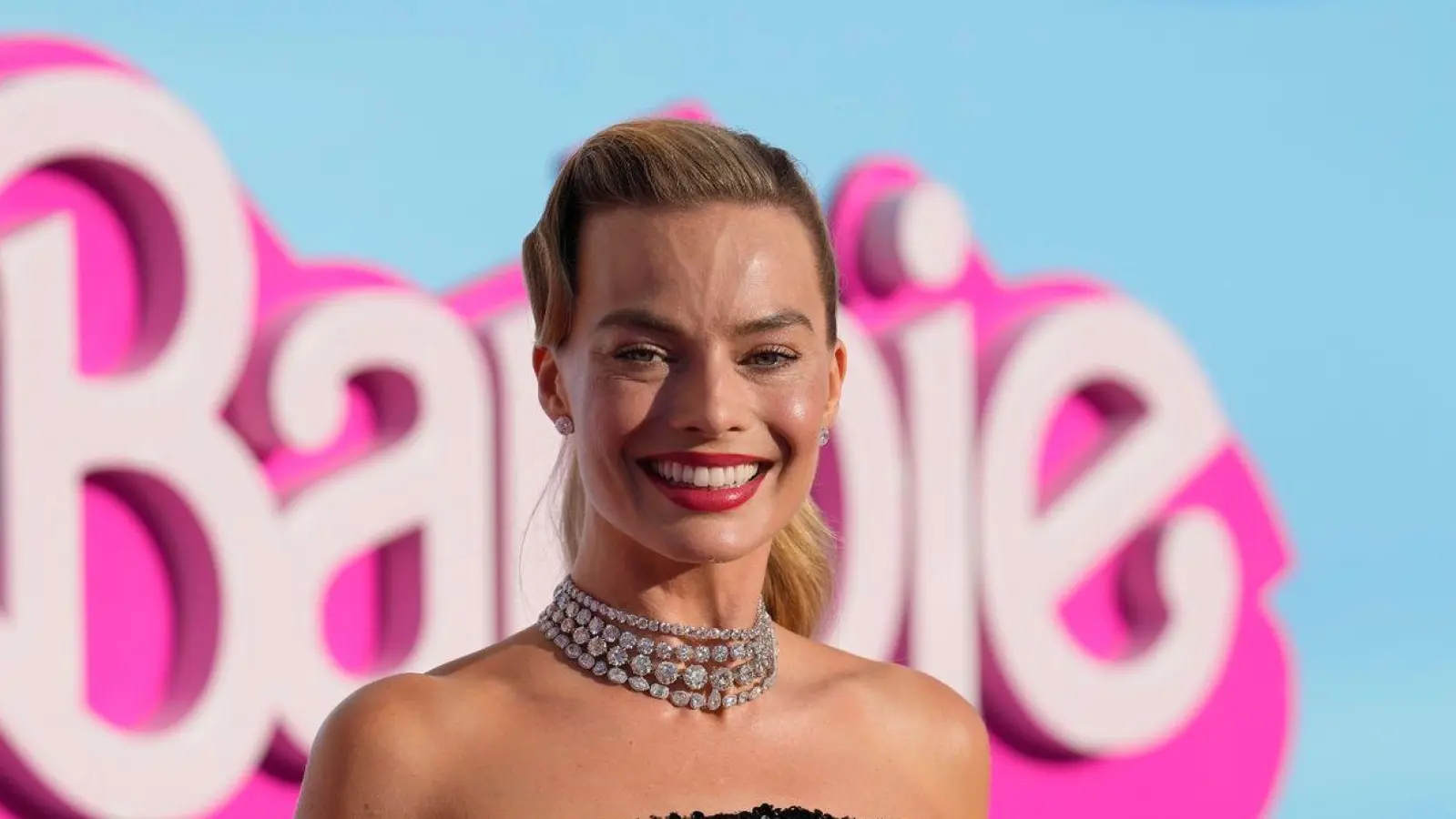 Margot Robbie bei der Premiere von „Barbie“ im Shrine Auditorium in Los Angeles. (Foto: Chris Pizzello/Invision/dpa)