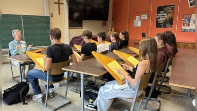 Die neunte Klasse lernte das Harfespielen anhand eines deutsch-jüdischen Liedes von 1912 aus Berlin. (Foto: Eli Hirsch )