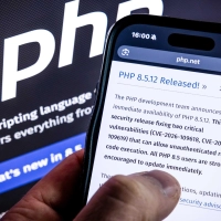 Fehler in der Programmsprache PHP gefährden viele Websites.  (Foto: Rob Engelaar/ANP/dpa)