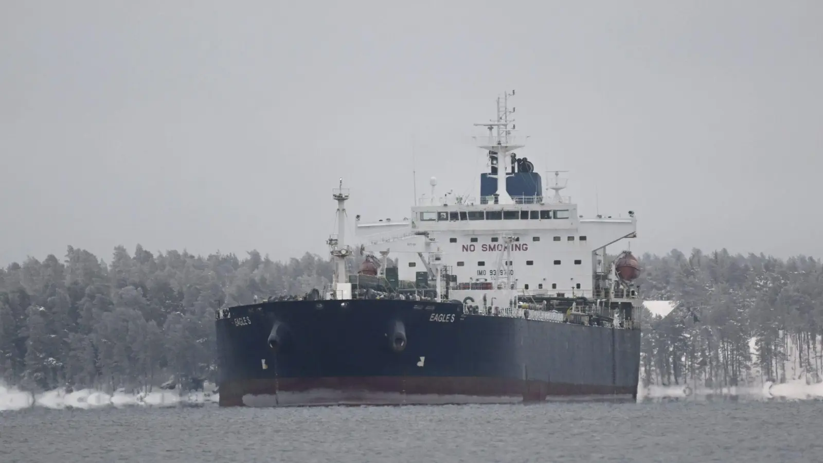 Der auf den Cookinseln registrierte Öltanker Eagle S wird der russischen Schattenflotte zugerechnet. (Archivbild) (Foto: Vesa Moilanen/Lehtikuva/dpa)