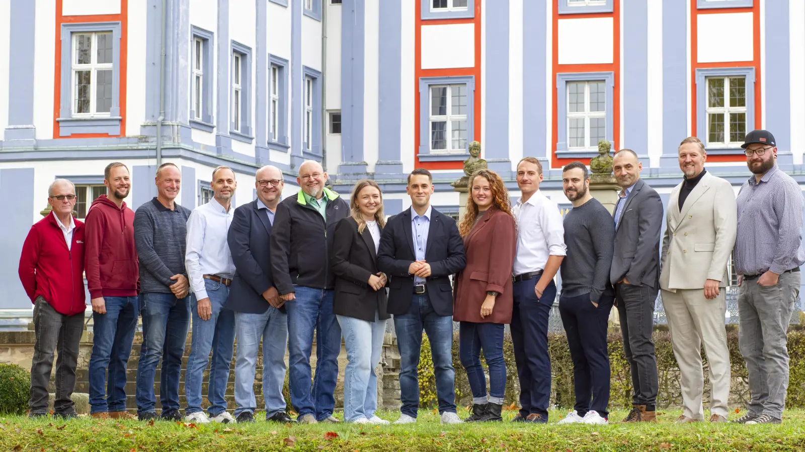 Mit diesen Kandidatinnen und Kandidaten wirbt der CSU-Ortsverband um Stimmen bei der Kommunalwahl im März (von links): Ludwig Waldner, Florian Ell, Klaus Berger, Markus Heindel, Frank Schühlein, Rüdiger Göppel, Antonia Berger, Johannes Weiß, Antonia Hofmann, Joshua Heinlein, Denis Wiesinger, Mario Thurn, Martin Lins und Florian Pfeiffer. (Foto: Beate Pöltl)