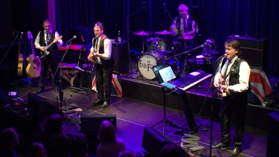 Gab vor 30 Jahren ihr Debüt in den Ansbacher Kammerspielen: die Beatles-Replay-Band The Fab Four. Am Zweiten Weihnachtsfeiertag feierte sie dort nun ihr Bühnenjubiläum. (Foto: Christina Özbek)