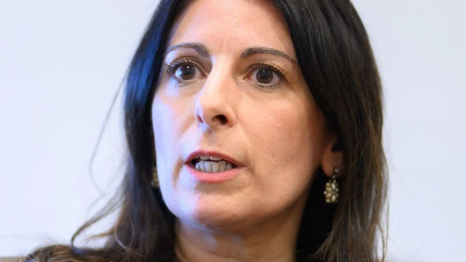 Cavallo will die Schließung von Autowerken verhindern – möglicherweise auch mit Hilfe der Rüstungsindustrie. (Foto: Julian Stratenschulte/dpa)