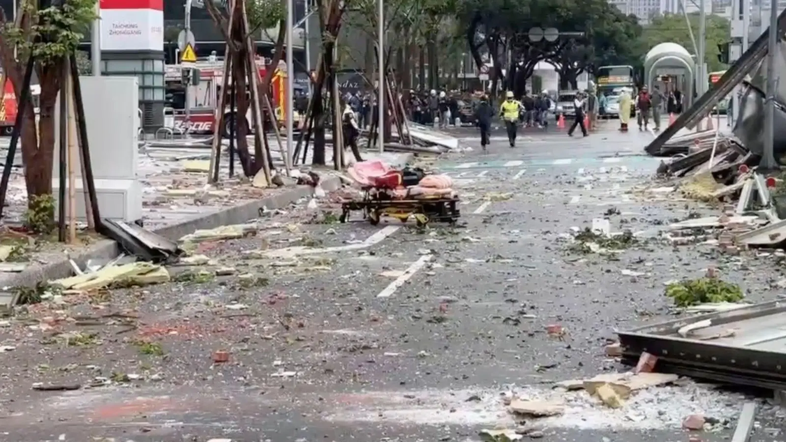 Bei der Explosion wurden mindestens sieben Menschen verletzt.  (Foto: Uncredited/TVBS/AP/dpa)