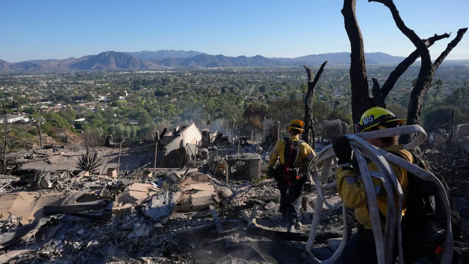 Zerstörungen durch das Mountain Fire im Süden Kaliforniens.  (Foto: Jae C. Hong/AP/dpa)