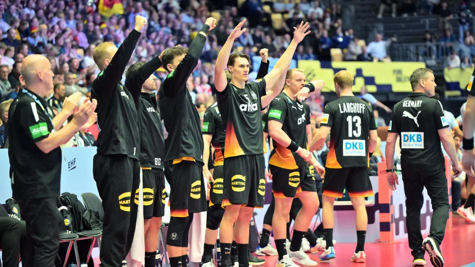 Deutschlands Handballer stehen in der EM-Hauptrunde. (Foto: Sina Schuldt/dpa)