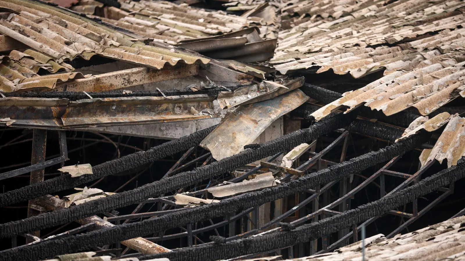 Erst im vergangenen Jahr erschütterte ein Feuer das kleine Land Nordmazedonien. (Archivbild) (Foto: Armin Durgut/AP/dpa)