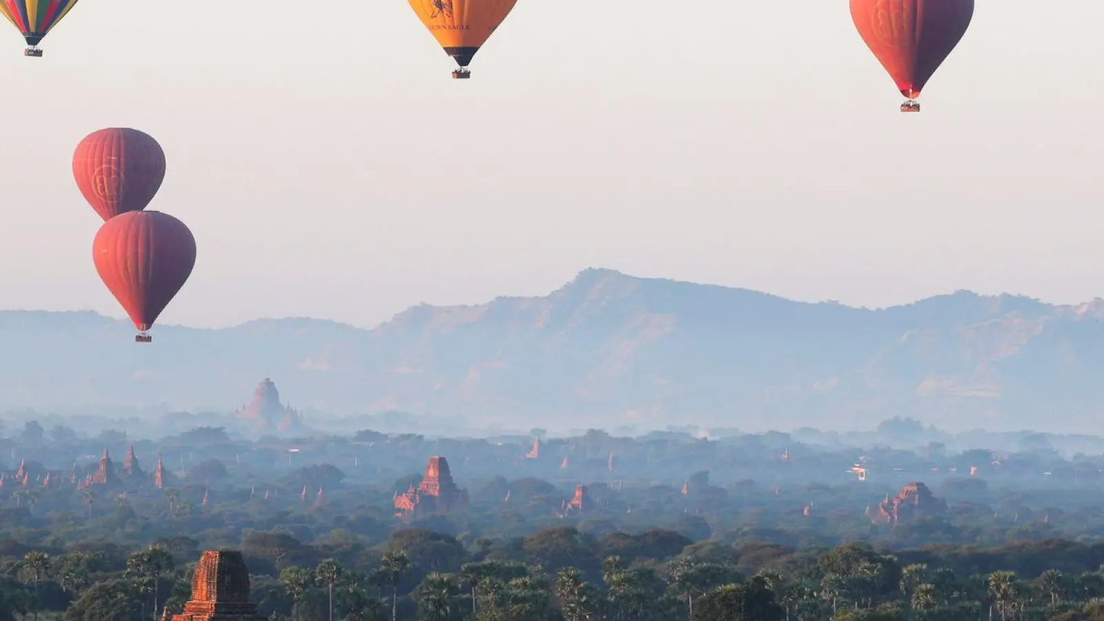 Fast drei Jahre nach dem Militärputsch in Myanmar versucht das Krisenland, trotz eines andauernden Bürgerkriegs die Tourismusbranche wiederzubeleben. (Foto: Aung Shine Oo/AP/dpa)