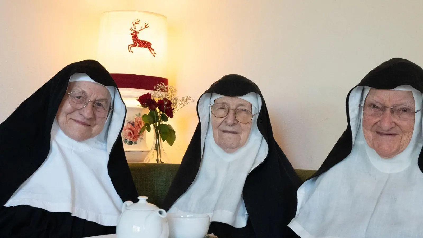 Schwester Rita, Schwester Regina und Schwester Bernadette wollen das Angebot der Kirche nicht annehmen. (Archivbild) (Foto: Noah Hatz/dpa)