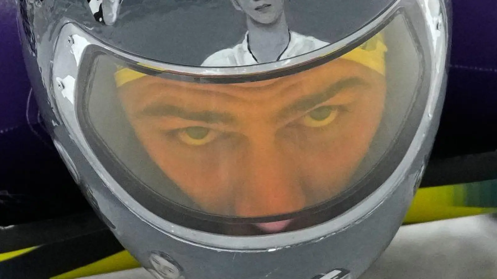 Darf seinen besonderen Helm bei Olympia nicht mehr tragen: Der Ukrainer Wladyslaw Heraskewytsch. (Foto: Alessandra Tarantino/AP/dpa)