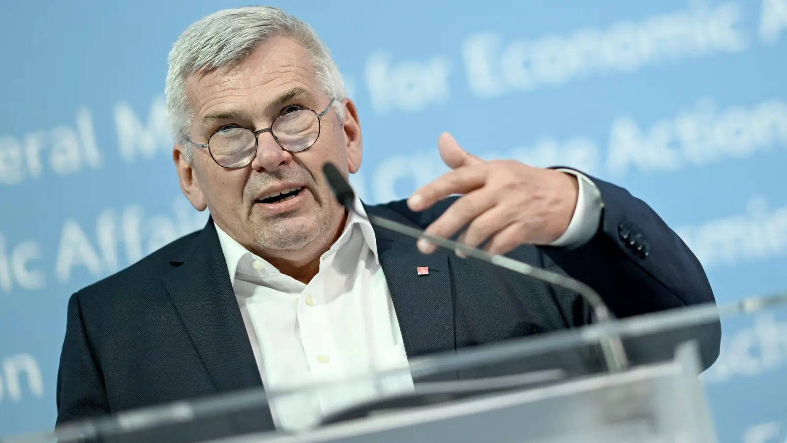 Jörg Hofmann, IG-Metall-Vorsitzender, bei einer Veranstaltung in Berlin. (Foto: Britta Pedersen/dpa)