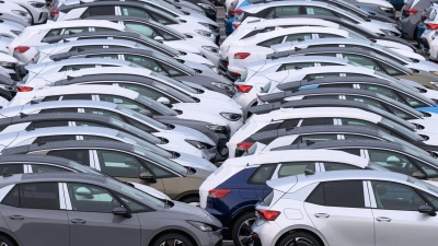 Bei den Neuzulassungen haben Autos mit Elektroantrieb erneut zugelegt. (Symbolbild) (Foto: Hendrik Schmidt/dpa)