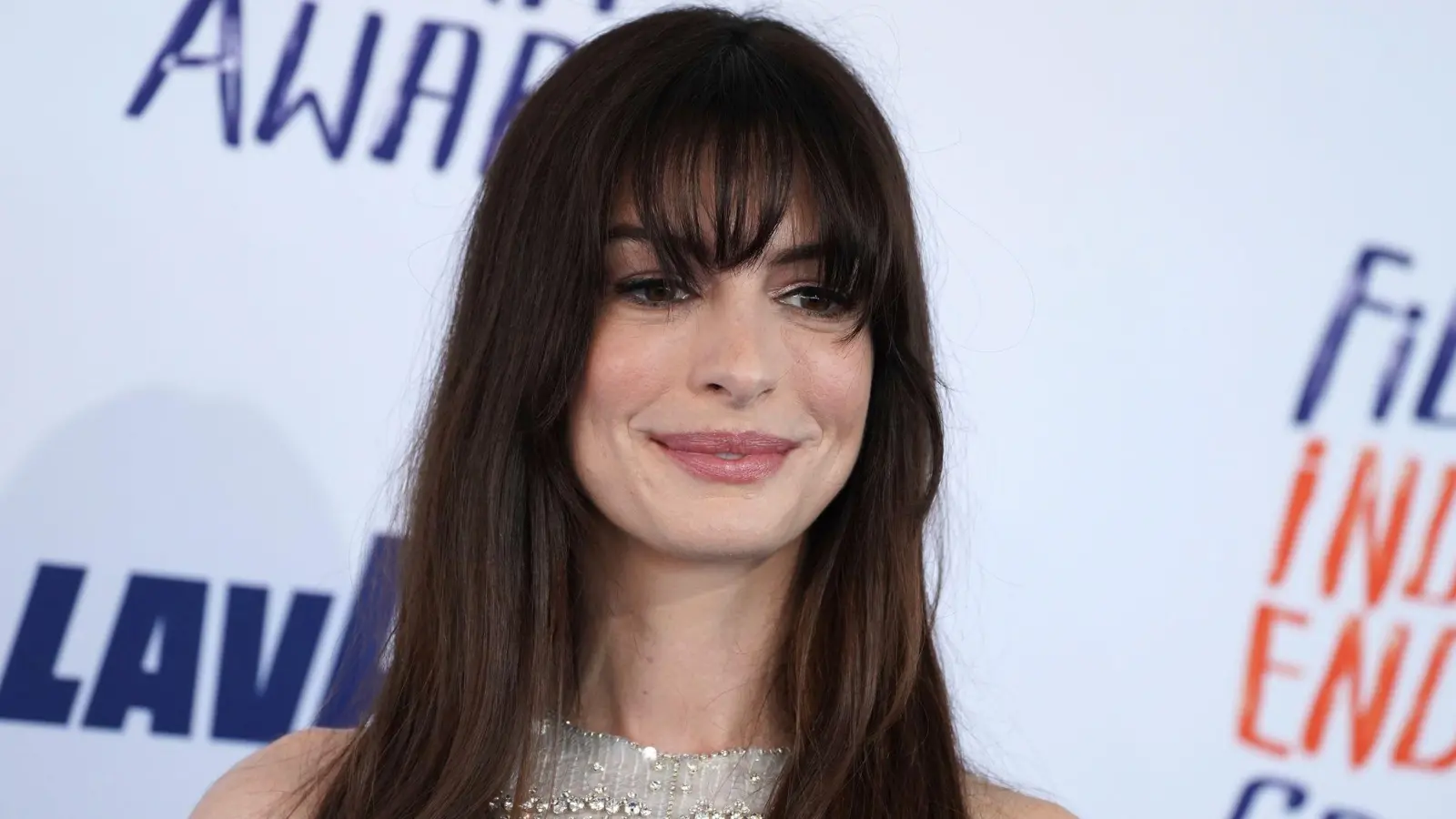 Anne Hathaway bedankt sich an ihrem 42. Geburtstag bei ihren Fans mit einem Instagram-Clip. (Archivbild)  (Foto: Jordan Strauss/AP/dpa)