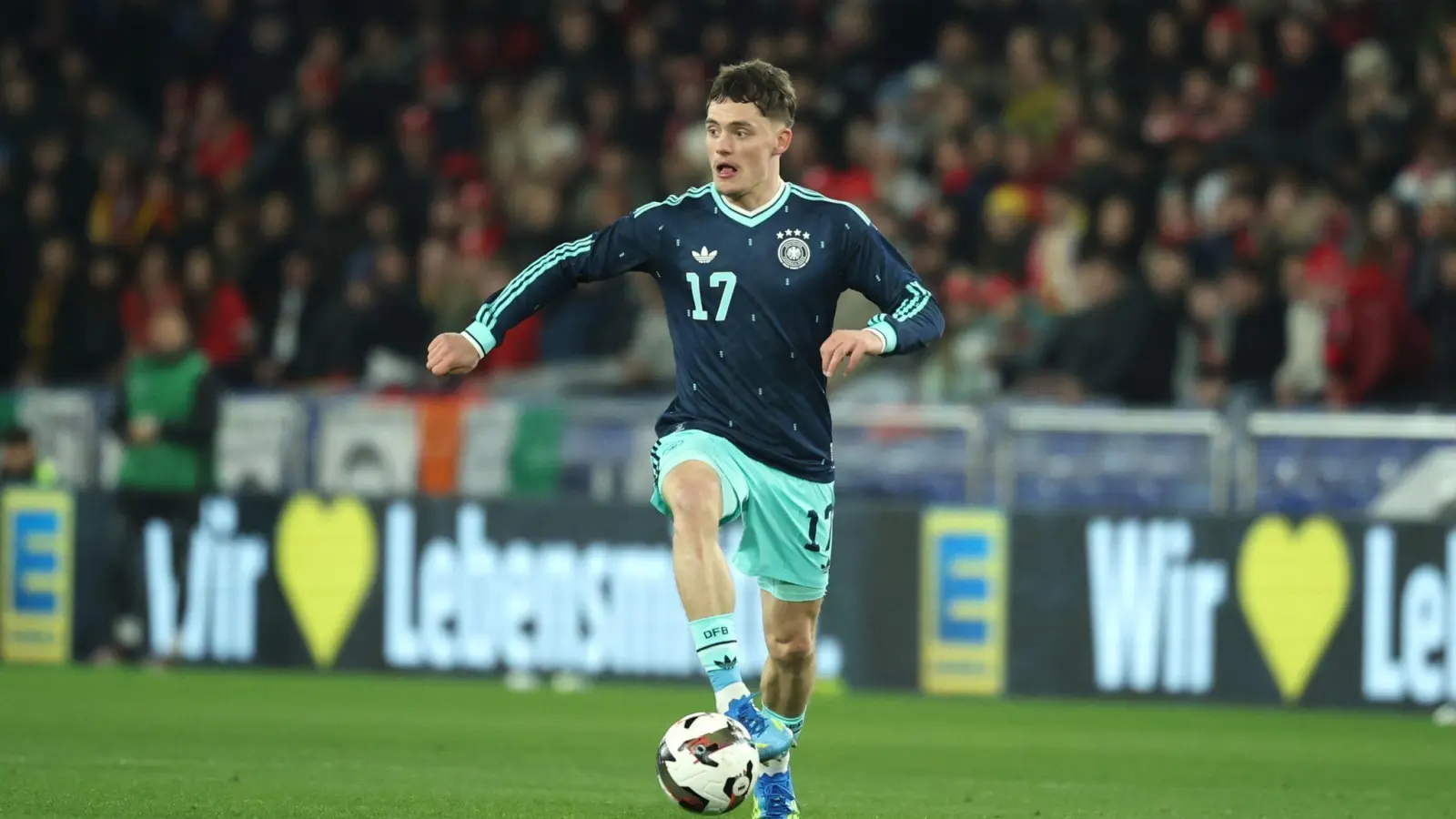 Ein Zauberer am Ball: Florian Wirtz.  (Foto: Christian Charisius/dpa)