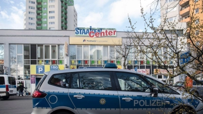 Bei einem Streit zwsichen zwei Männern in diesem Einkaufszentrum in Berlin wurde einer der beiden Männer mit einem Messer lebensgefährlich verletzt. (Foto: Paul Zinken/dpa)