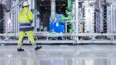 Blick auf einen Elektrolyseur für die Herstellung von grünem Wasserstoff. (Foto: Rolf Vennenbernd/dpa)