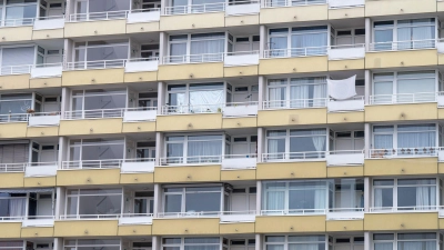 In Bayern gibt es viele Single-Haushalte - in München lebt in etwa der Hälfte der Haushalte nur eine Person. (Symbolbild) (Foto: Peter Kneffel/dpa)