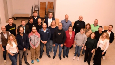 Die Kandidatinnen und Kandidaten der gemeinsamen Liste in Gutenstetten. Auf dem Bild fehlt Wolfgang Wiesinger. (Foto: Johannes Zimmermann)