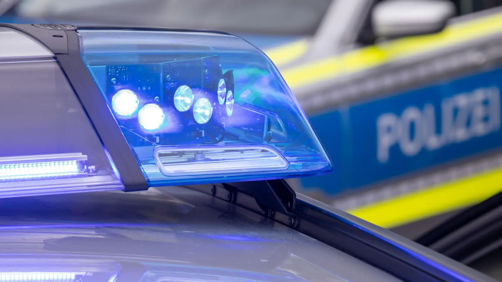 Eine erste Suche nach dem unbekannten Mann blieb laut Polizei ohne Erfolg. (Symbolbild) (Foto: Daniel Karmann/dpa)