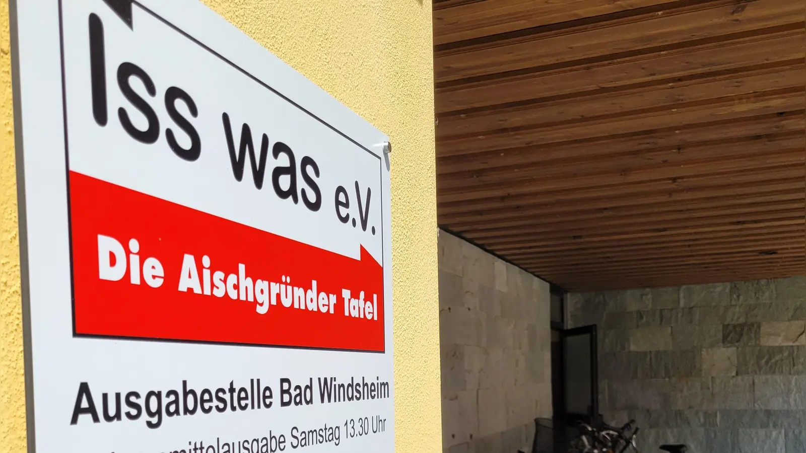 Gerade erst hatte die Aischgründer Tafel „Iss was“ eine neue Bleibe in Bad Windsheim gefunden, da ist die Ausgabestelle auch schon wieder vorerst geschlossen. Nach neuerlichen Querelen entschied sich der Tafel-Vorstand einstimmig für diesen Schritt, betonte der Vorsitzende Thomas Nicol. (Foto: Nina Daebel)