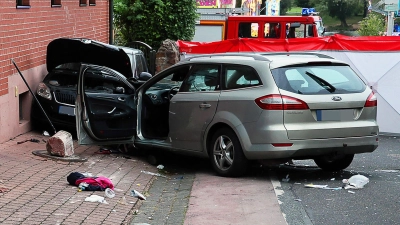 Die Polizei schließt derzeit weder eine vorsätzliche Tat noch einen Unfall aus. (Foto: Ralf Hettler/dpa)