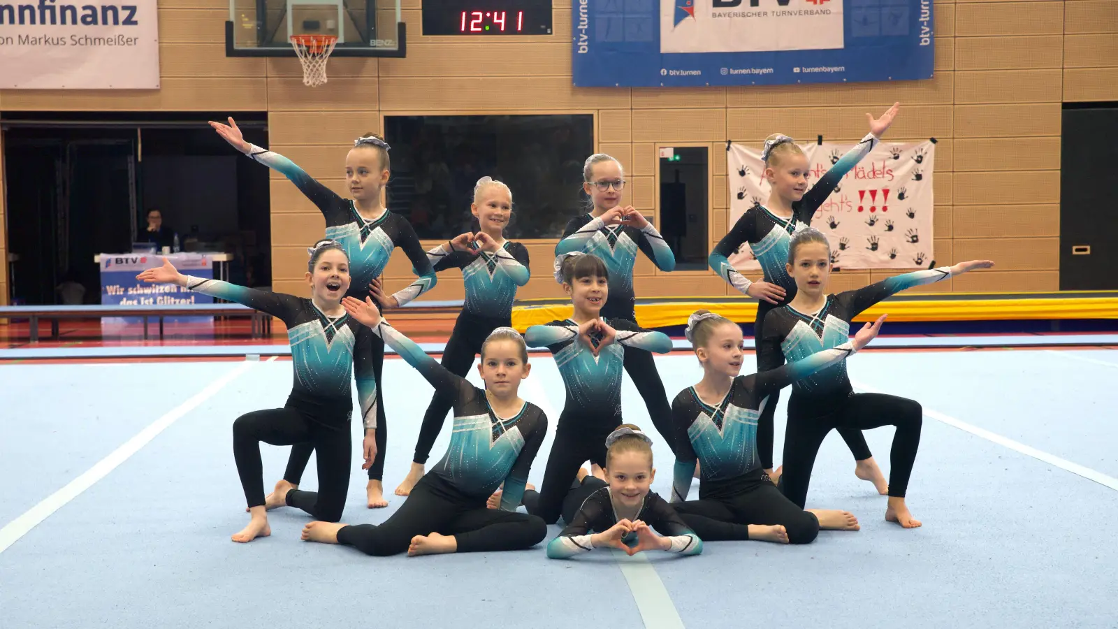 Der Nachwuchs des TSV 2000 im TeamGym zeigte ein tolles Programm auf der Bodenmatte und erhielt begeisterten Applaus aus den Reihen des Publikums. (Foto: Irmeli Pohl)