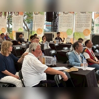 Reinhard Streng (vorne, im weißen Hemd) nahm im Frühjahr an einer ICLEI-Tagung in Taiwan teil und präsentierte dort das Dorflinde-Konzept. (Foto: privat)