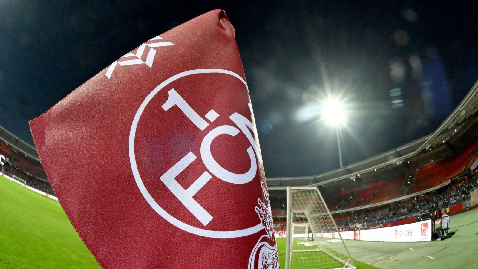 Die Fußballerinnen des 1. FC Nürnberg haben eine neue Spielerin. (Foto: Jens Niering/dpa)