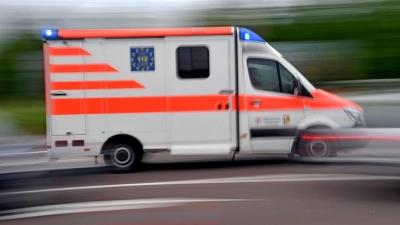 Der 85-Jährige musste schwer verletzt in ein Krankenhaus gebracht werden. (Foto: Hendrik Schmidt/dpa-Zentralbild/ZB/Symbolbild)