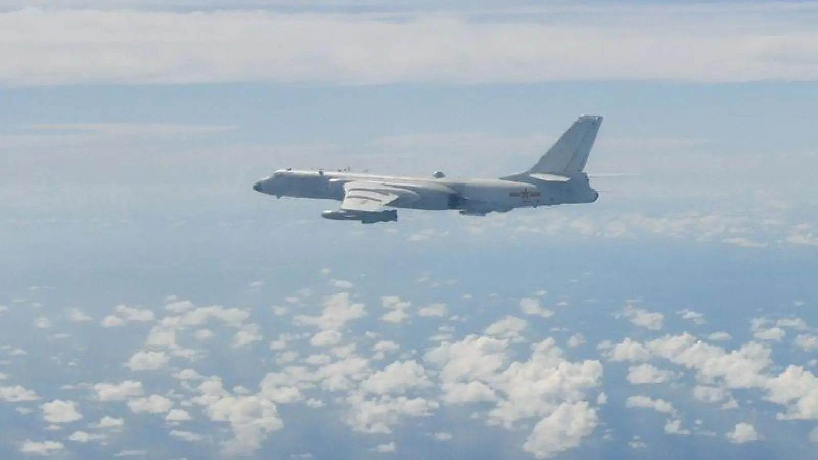 Kampfflugzeuge des Ostkommandos der chinesischen Volksbefreiungsarmee (PLA) während gemeinsamer Kampfübungen um die Insel Taiwan. (Foto: Li Bingyu/Xinhua/dpa)