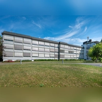 Geplant ist, an der Neustädter Klinik ein neues Bettenhaus anzubauen. Die Gesamtkosten belaufen sich derzeit auf 130 Millionen Euro. (Foto: Mirko Fryska)